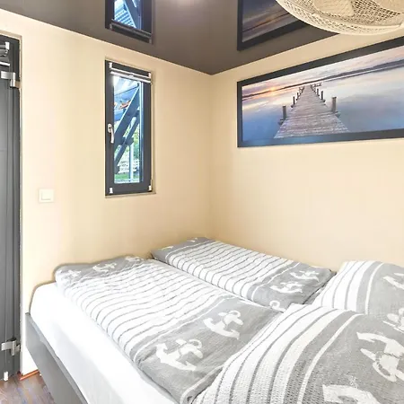Ботель Houseboat Villa.nautica