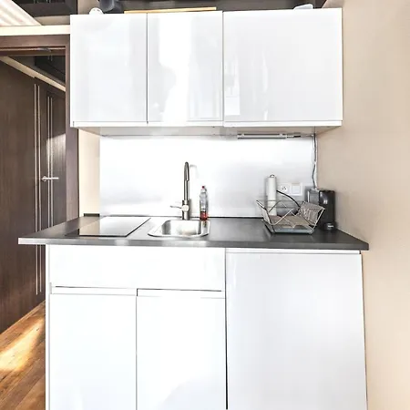 Houseboat Villa.nautica Ботель *