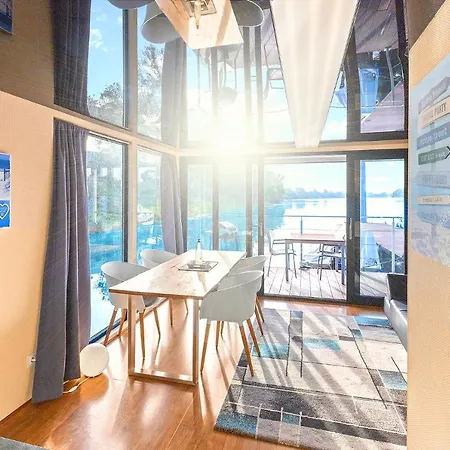 Houseboat Villa.nautica